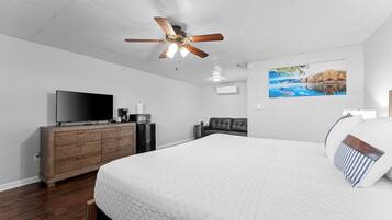 Condo, 1 Bedroom | 1 bedroom, WiFi (free)