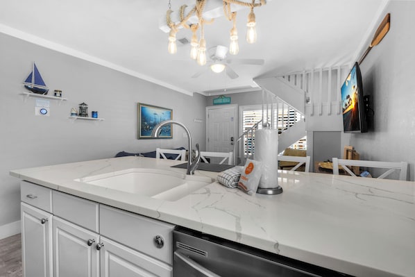 Interior - 🌊Bright & Breezy + Sunset Views | Steps to Beach | Mardi's Cozy Townhome🌊 (Navarre)