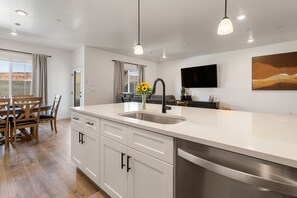 Townhome, 4 Bedrooms | Interior