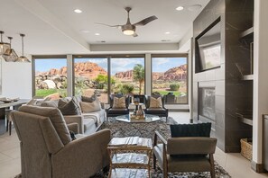 House, 4 Bedrooms | Living area