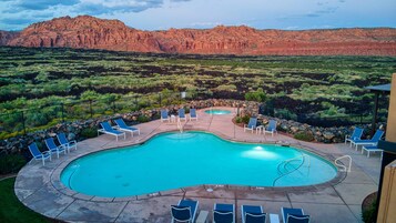 House, 4 Bedrooms | Pool