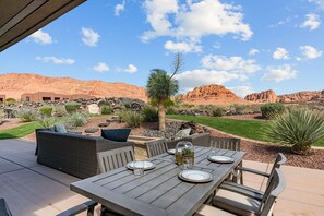 House, 4 Bedrooms | Outdoor dining