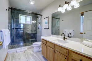 Townhome, 2 Bedrooms | Bathroom | Towels, shampoo - 122 Lookout Ridge 2 Bedroom Townhouse (Dillon)