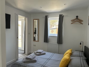 1 bedroom, iron/ironing board, free WiFi