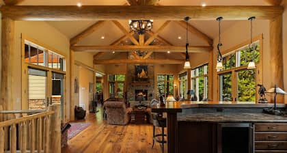 Big Sky Meadow Private Retreat w/ Hot Tub