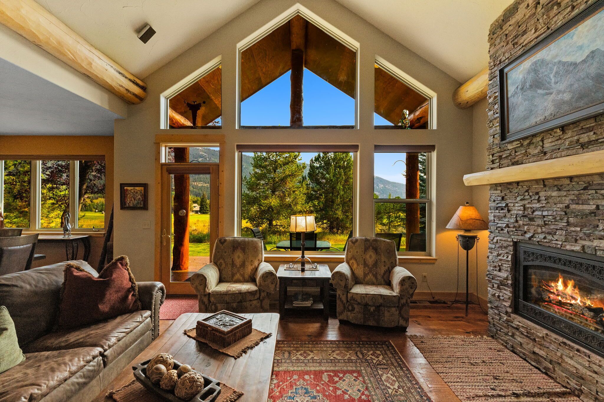 TV, fireplace, offices