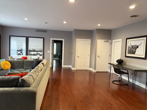 Spacious 2 Bedroom Upstairs Apt in Lexington / Mansfield Monthly Rates Available