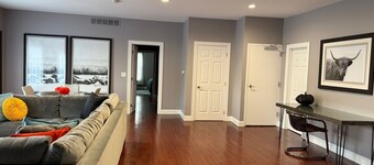 Spacious 2 Bedroom Upstairs Apt in Lexington / Mansfield Monthly Rates Available