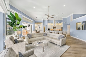 Smart TV - Walk to beach waterfront home w/ pool, spa & kayaks (Marco Island)