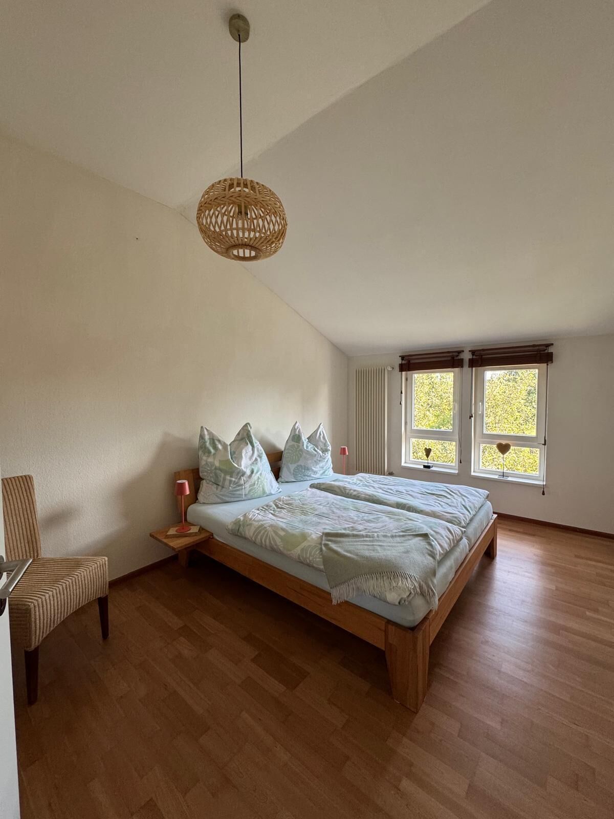 2 dormitoris, escriptori, wifi gratuïta i roba de llit 