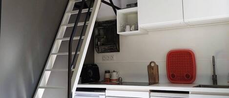 Kühlschrank, Ofen, Herdplatte, Geschirrspüler