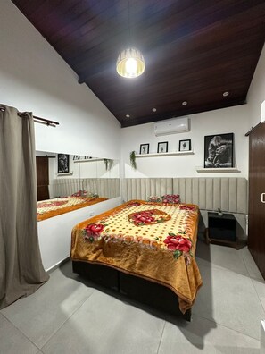 5 bedrooms, WiFi, bed sheets