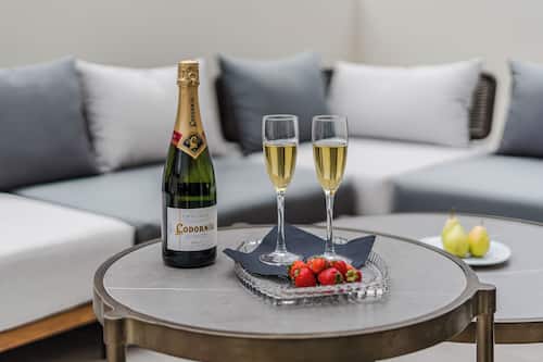 Appartement Signature, 2 chambres, vue sur la cour intérieure | Terrasse/patio