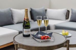 Signature Apartment, 2 Bedrooms, Courtyard View | Terrace/patio - SeaShell Suites (Playa San Juan)