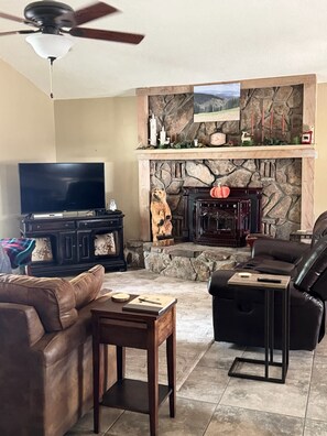 TV, fireplace, offices