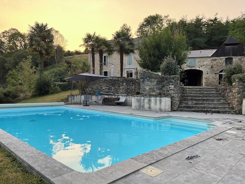 Casa Hourquet: nature, pool and the Pyrenees