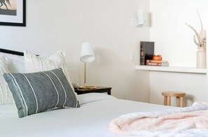 1 bedroom, iron/ironing board, WiFi, bed sheets - Rancho | Modern Rustic Vibes | Central Austin (Austin)