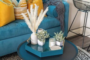 TV, offices - Sapphire |  Studio | Sleeps 5 (Austin)