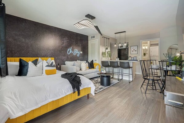 アイロン / アイロン台、WiFi、ベッドシーツ