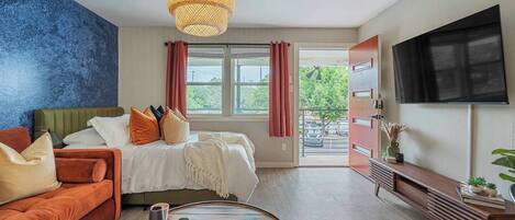 Iron/ironing board, WiFi, bed sheets