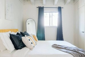 1 bedroom, iron/ironing board, WiFi, bed sheets - The Yonder | Modern Cozy Austin Escape Sleeps 5 (Austin)
