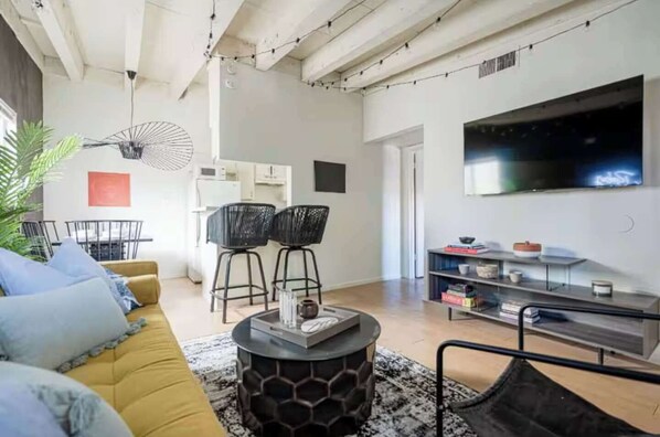 TV - The Yonder | Modern Cozy Austin Escape Sleeps 5 (Austin)