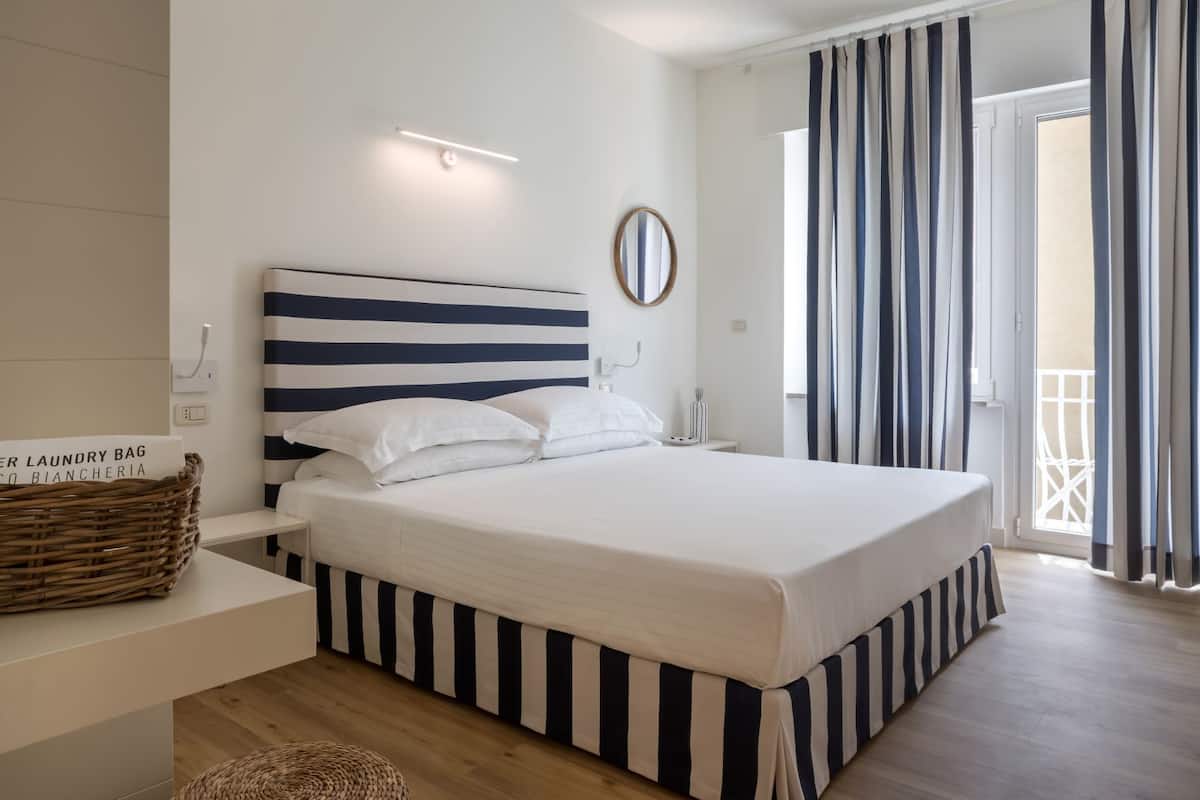 Superior Double Room | In-room safe, desk, blackout drapes, soundproofing