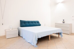 2 bedrooms, bed sheets