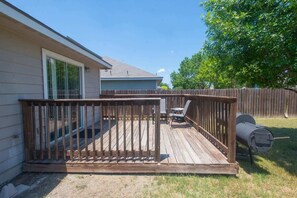 Terrace/patio - The San Antone Home for 6 (San Antonio)