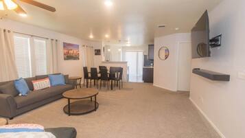 House, Multiple Beds, Patio, Garden View (The San Antone) | Living area | 42-inch flat-screen TV with digital channels