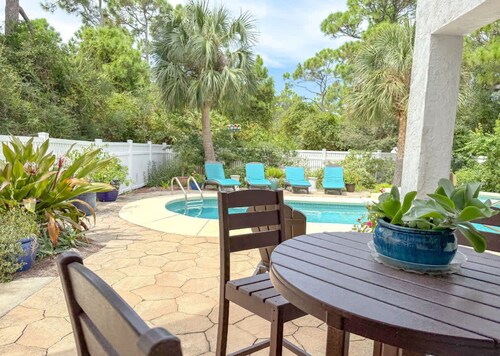 New 4 bedroom- St. George Island Pet Freindly