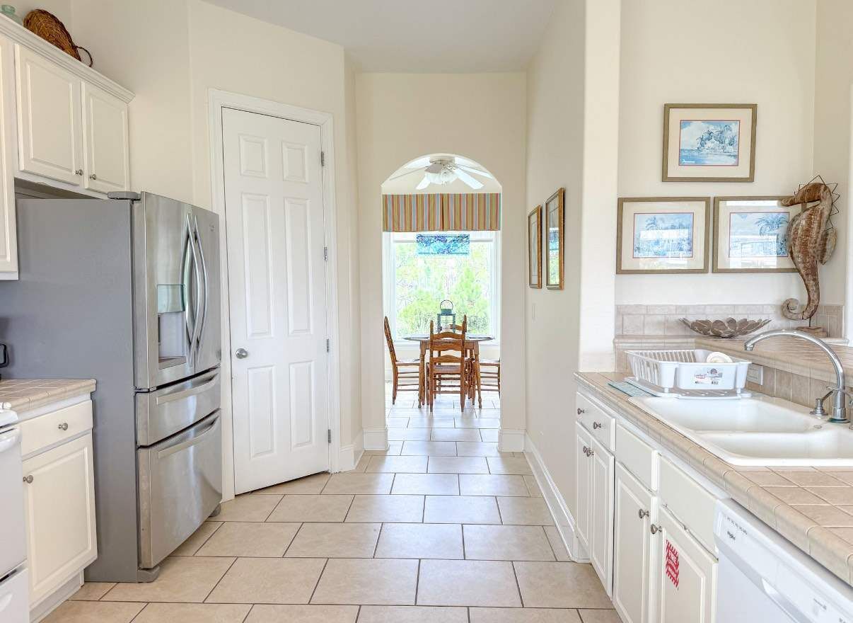 冰箱、微波炉、烤箱、炉灶