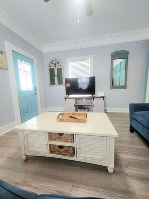 TV - Downtown Mosaic Historic Escape (St. Augustine)