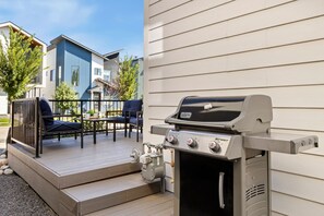 Terrace/patio - Ram’s Roost | Rooftop Hot Tub, Patio & Family Fun (Fort Collins)