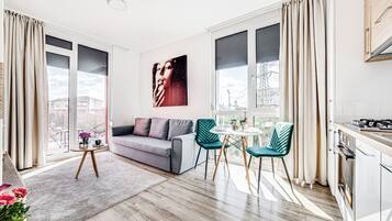 Apartment, Balcony, Courtyard View | Living area