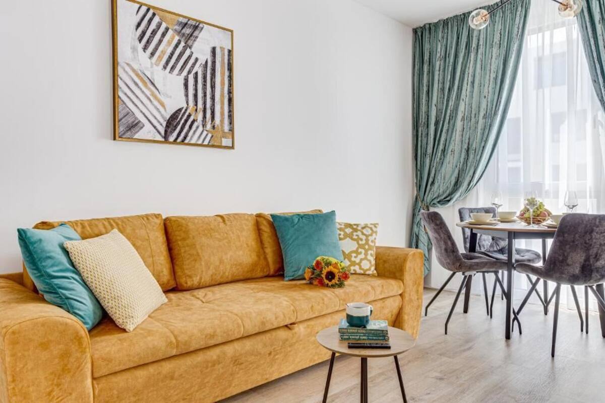 Superior Apartment, 1 Bedroom | Laptop workspace, iron/ironing board, free WiFi