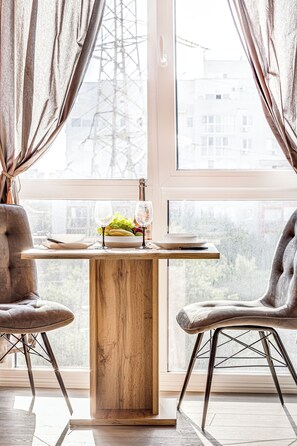 Appartement Familial, balcon, vue cour intérieure | Cuisine privée