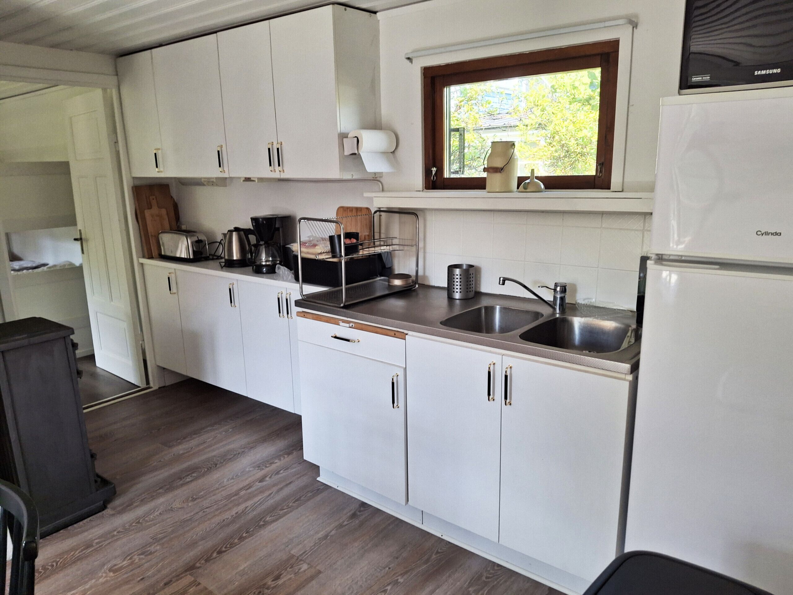 雪櫃、微波爐、焗爐、洗碗機