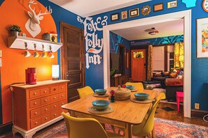 Dining - Storybook 2-bedroom apartment 1mi from Lake Michigan (Sheboygan)
