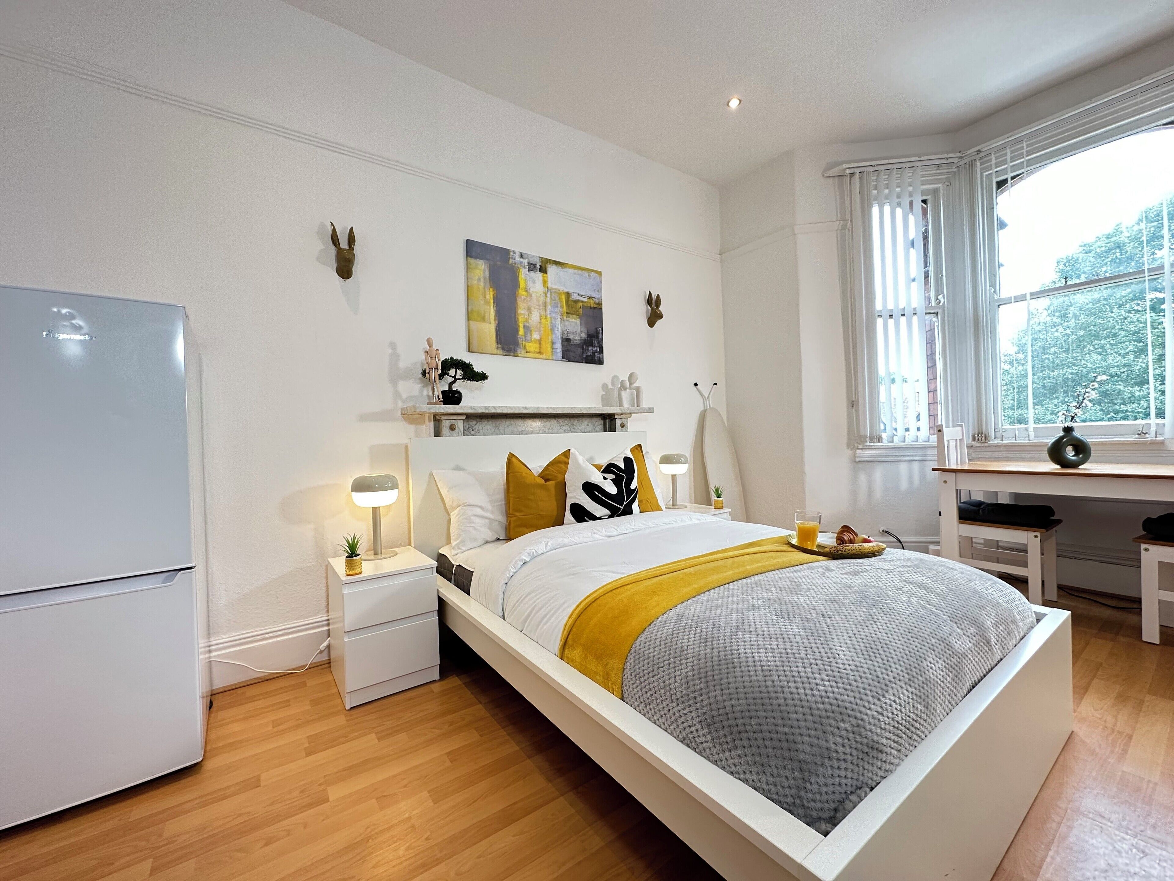 1 chambre, bureau, fer et planche à repasser, Wi-Fi gratuit