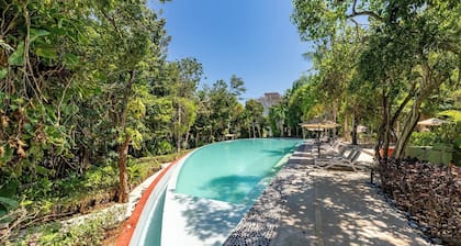 Cozy 2-bedroom condo in soothing Akumal with AC