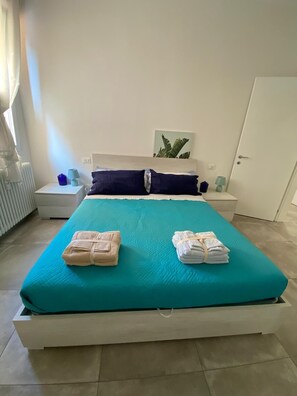 Iron/ironing board, WiFi, bed sheets - 5 minutes from Bologna Fair, quiet apartment with attention to detail (Bologna)