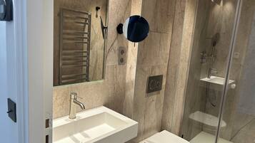 Standard-Doppelzimmer, Stadtblick | Badezimmer