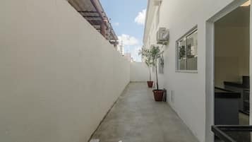 Basic Apartment | Terrace/patio