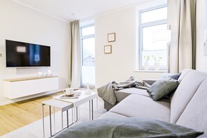 TV - Op`n Diek - Beautiful Holiday Apartment with Sauna and Terrace (Fehmarn)