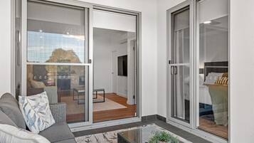 1 slaapkamer, een strijkplank/strijkijzer, wifi