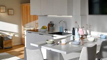 Refrigerador, horno, placa de cocina, lavavajillas