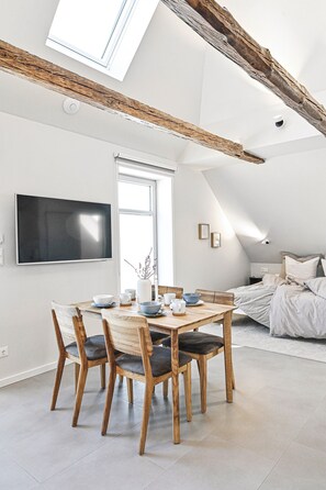 Dining - Lütter Lünk – Exclusive Loft with Terrace (Fehmarn)