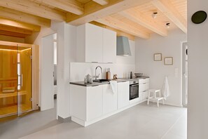 Refrigerador, horno, placa de cocina, lavavajillas