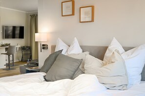 WiFi, bed sheets